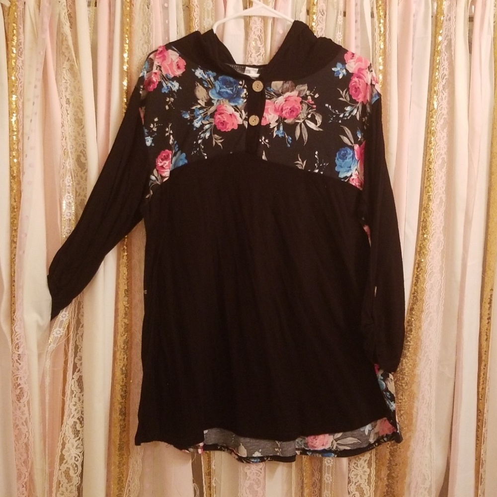 Long sleeve hooded top